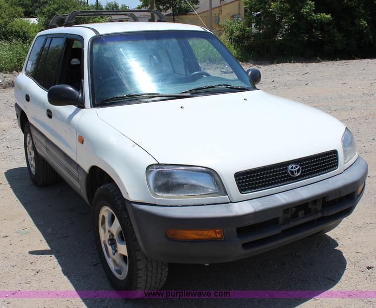 image for item I1649 1996 Toyota RAV4 mail car