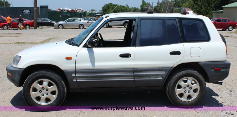 image for item I1649 1996 Toyota RAV4 mail car