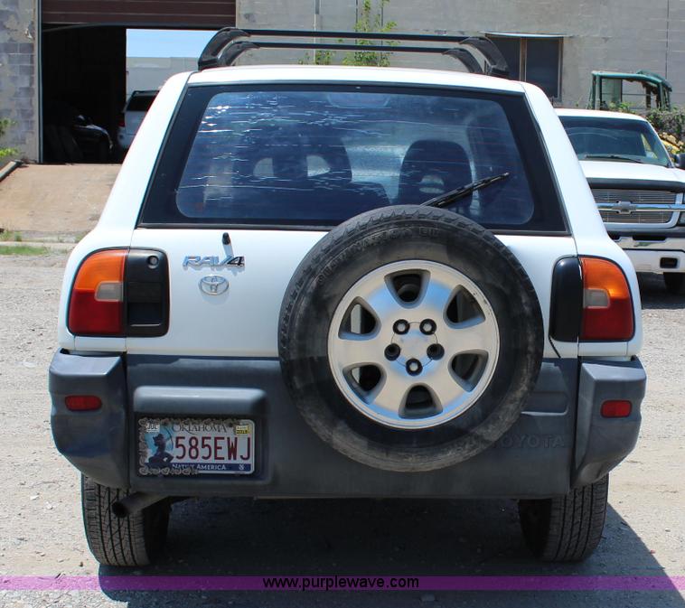 image for item I1649 1996 Toyota RAV4 mail car