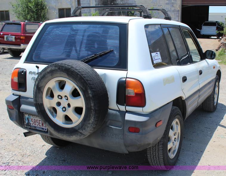 image for item I1649 1996 Toyota RAV4 mail car