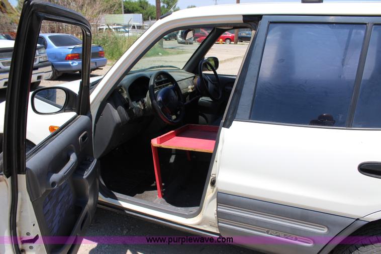 image for item I1649 1996 Toyota RAV4 mail car