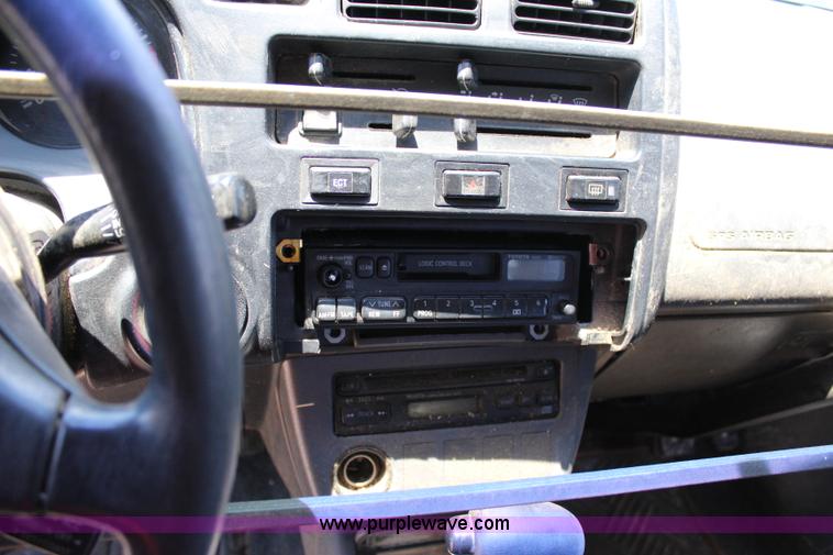 image for item I1649 1996 Toyota RAV4 mail car