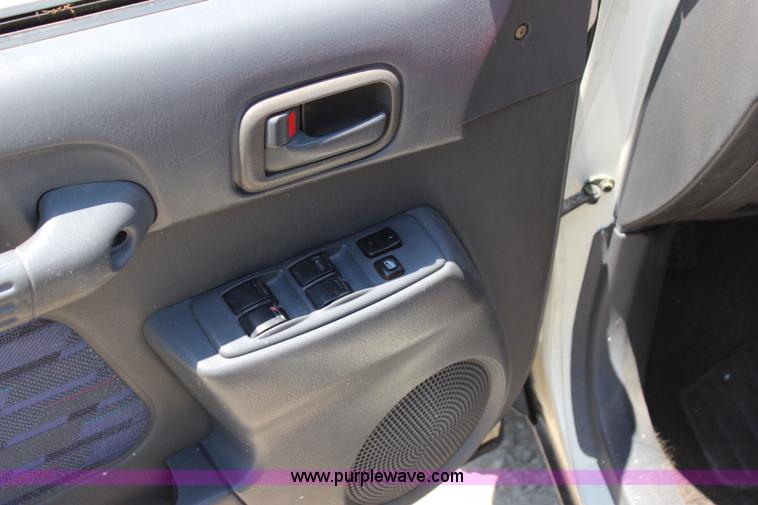 image for item I1649 1996 Toyota RAV4 mail car