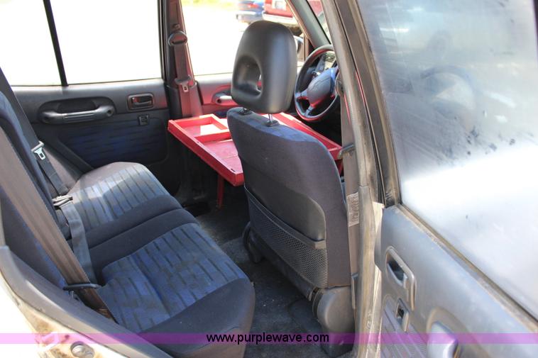 image for item I1649 1996 Toyota RAV4 mail car