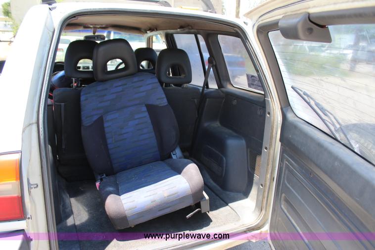 image for item I1649 1996 Toyota RAV4 mail car