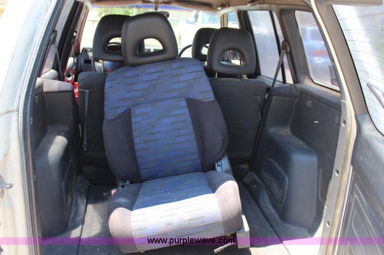 image for item I1649 1996 Toyota RAV4 mail car