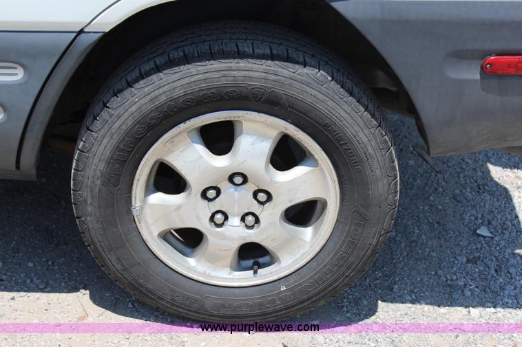 image for item I1649 1996 Toyota RAV4 mail car