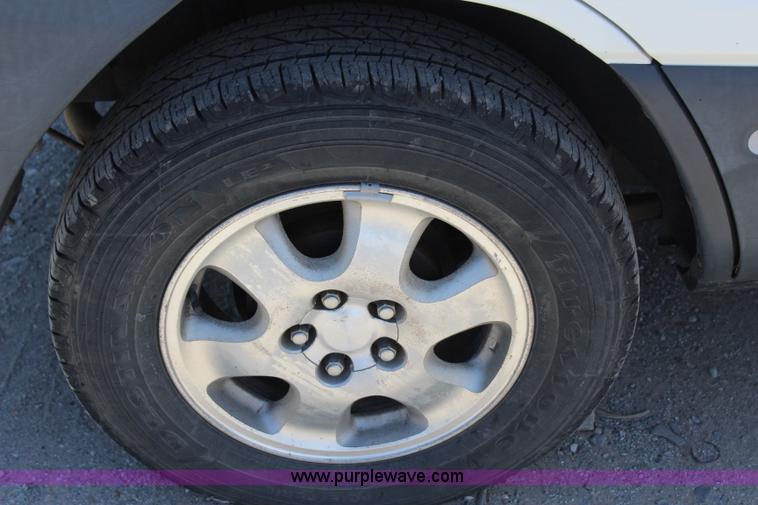 image for item I1649 1996 Toyota RAV4 mail car