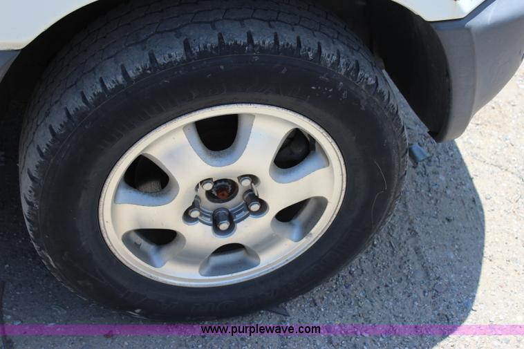 image for item I1649 1996 Toyota RAV4 mail car