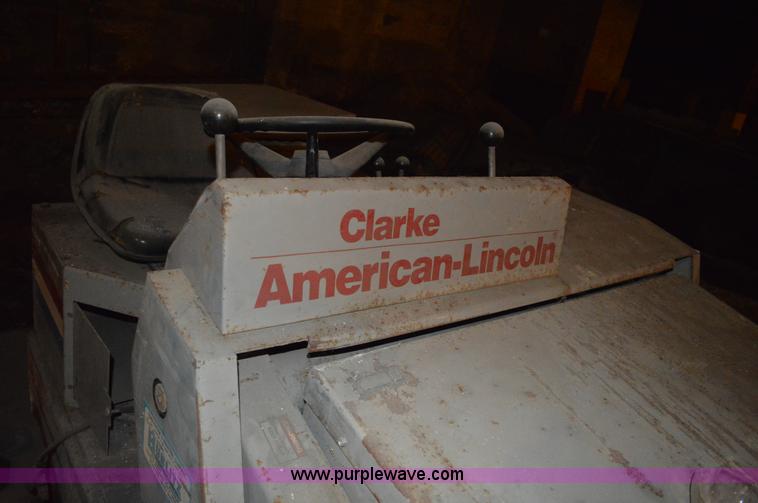 image for item I2853 Clarke American Lincoln 2260 sweeper