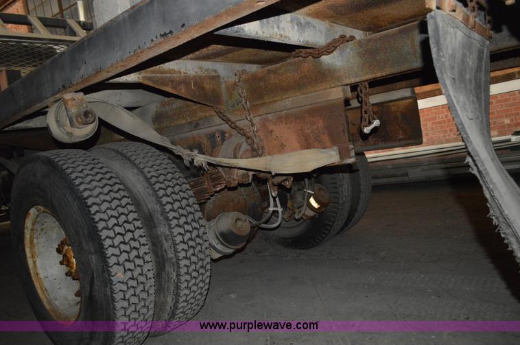 image for item I2859 1981 GMC General truck cab and chassis