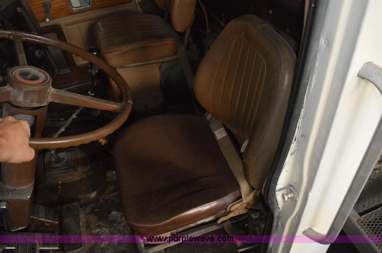 image for item I2859 1981 GMC General truck cab and chassis