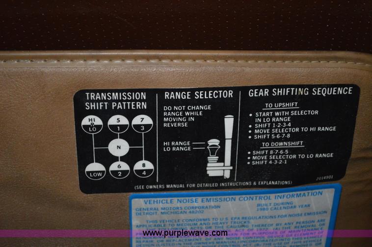 image for item I2859 1981 GMC General truck cab and chassis