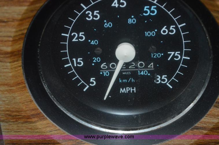 image for item I2859 1981 GMC General truck cab and chassis