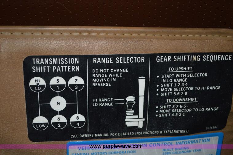 image for item I2859 1981 GMC General truck cab and chassis