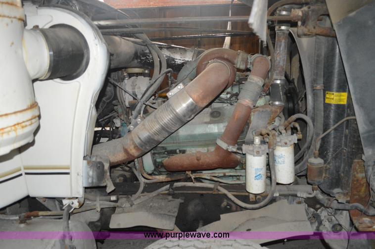 image for item I2859 1981 GMC General truck cab and chassis