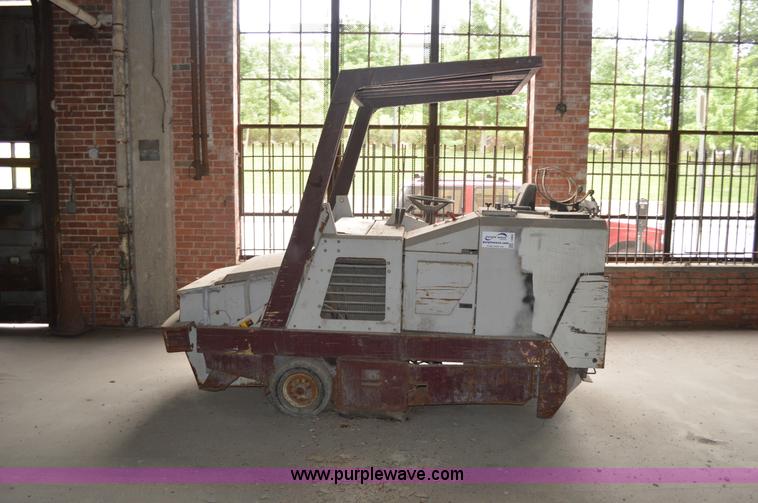image for item I2860 Powerboss TSS/80 self-propelled sweeper