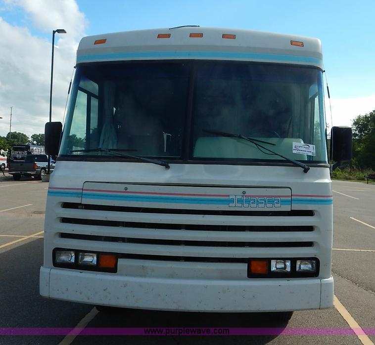 image for item J3865 1992 Chevrolet P30 Winnegbago Brave