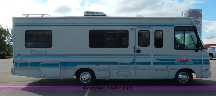 image for item J3865 1992 Chevrolet P30 Winnegbago Brave