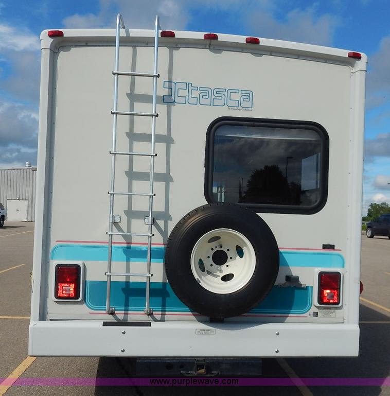 image for item J3865 1992 Chevrolet P30 Winnegbago Brave