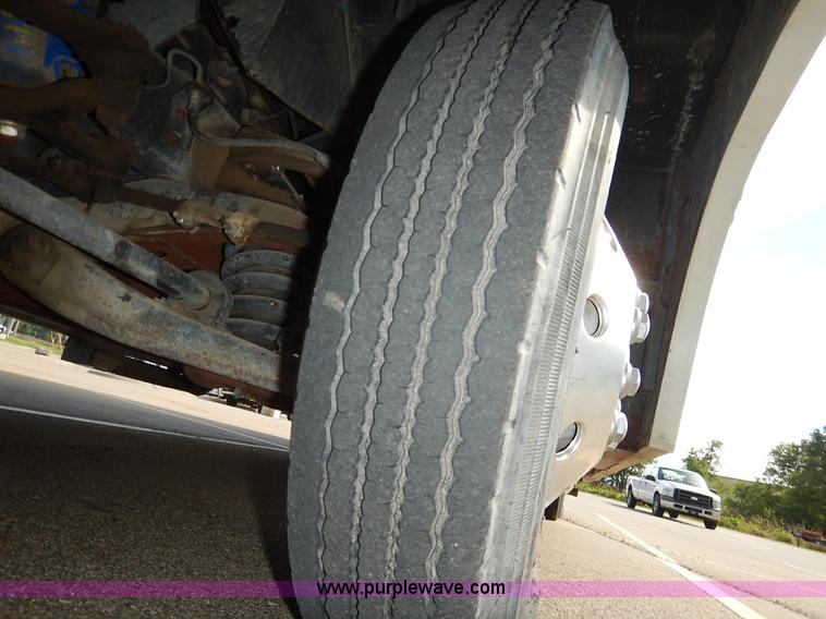 image for item J3865 1992 Chevrolet P30 Winnegbago Brave