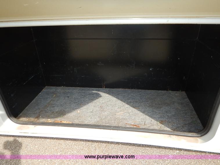 image for item J3865 1992 Chevrolet P30 Winnegbago Brave