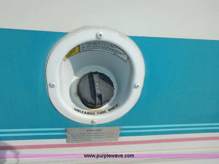 image for item J3865 1992 Chevrolet P30 Winnegbago Brave