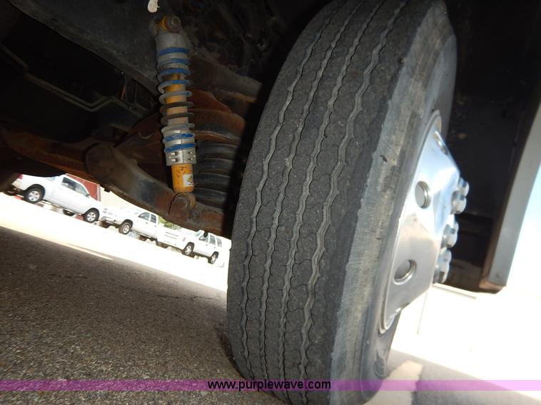 image for item J3865 1992 Chevrolet P30 Winnegbago Brave