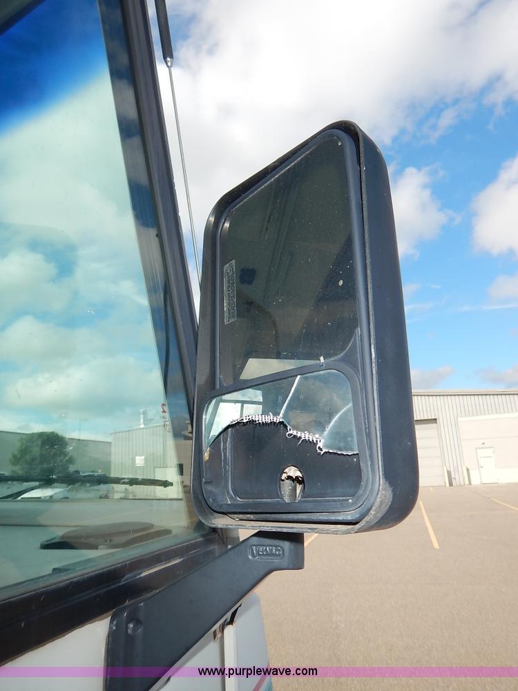 image for item J3865 1992 Chevrolet P30 Winnegbago Brave