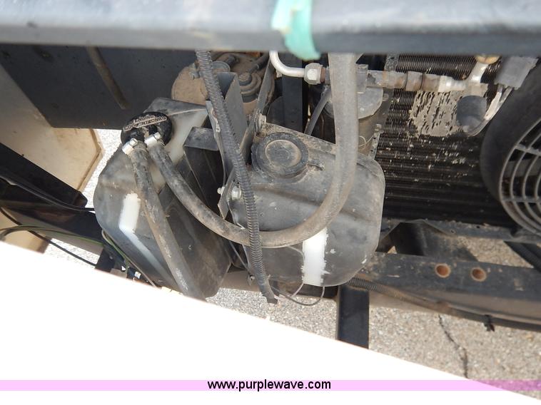 image for item J3865 1992 Chevrolet P30 Winnegbago Brave