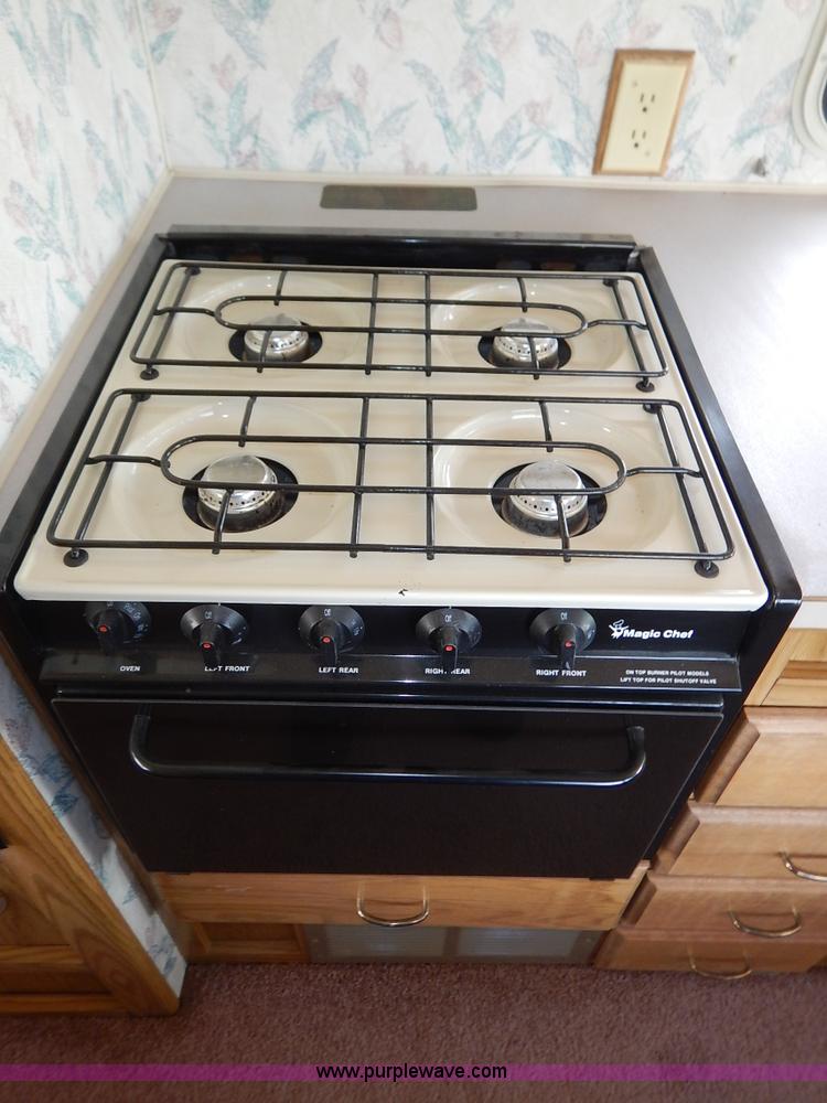 image for item J3865 1992 Chevrolet P30 Winnegbago Brave