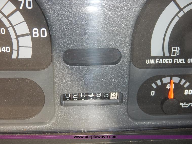 image for item J3865 1992 Chevrolet P30 Winnegbago Brave