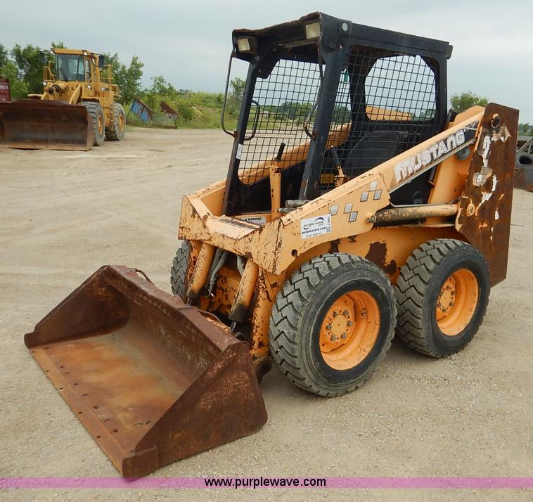 image for item J3867 1996 Mustang 2040 skid steer