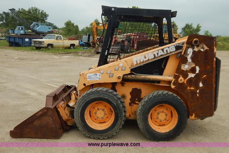image for item J3867 1996 Mustang 2040 skid steer