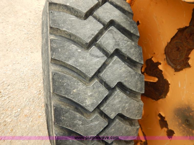 image for item J3867 1996 Mustang 2040 skid steer