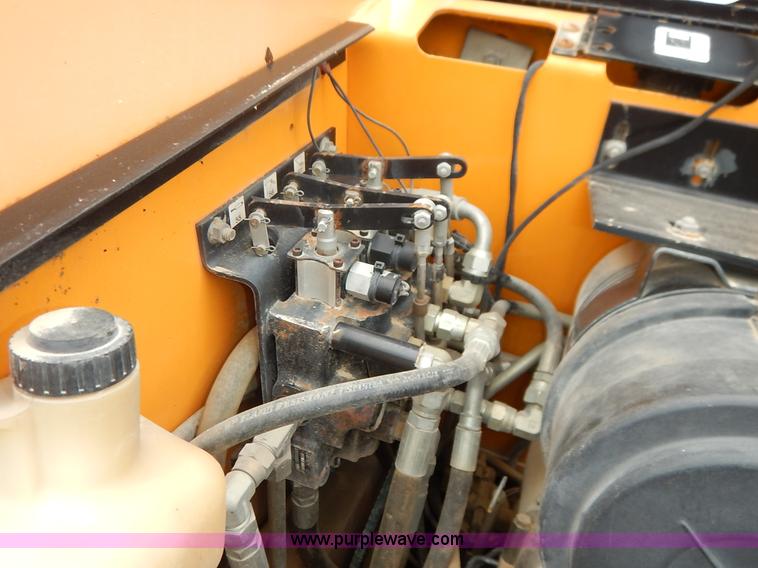 image for item J3867 1996 Mustang 2040 skid steer