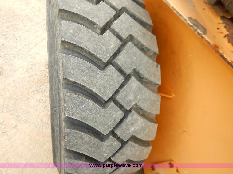 image for item J3867 1996 Mustang 2040 skid steer