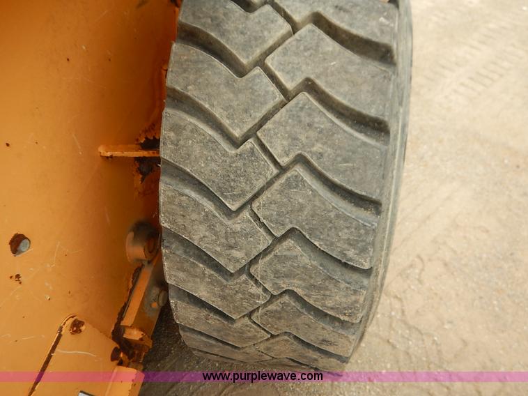 image for item J3867 1996 Mustang 2040 skid steer