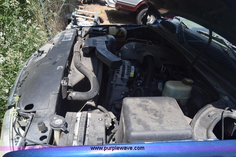 image for item J6528 2002 Chevrolet Suburban 1500 SUV