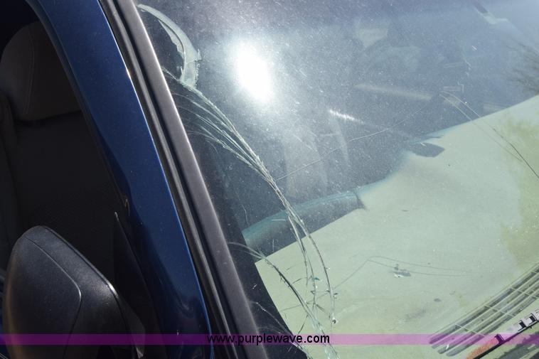 image for item J6528 2002 Chevrolet Suburban 1500 SUV