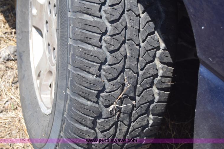 image for item J6528 2002 Chevrolet Suburban 1500 SUV