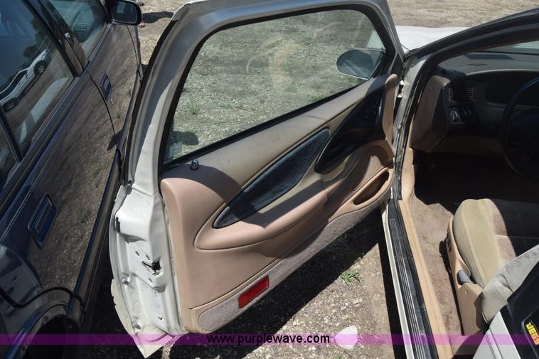 image for item J6532 1997 Ford Thunderbird LX