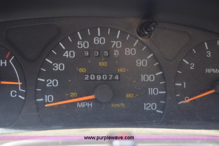 image for item J6532 1997 Ford Thunderbird LX