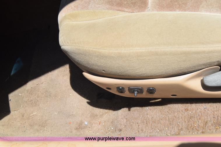 image for item J6532 1997 Ford Thunderbird LX