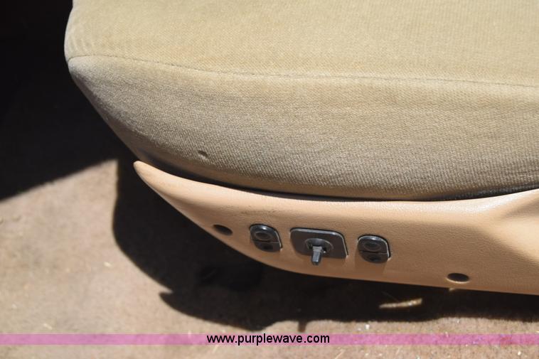 image for item J6532 1997 Ford Thunderbird LX