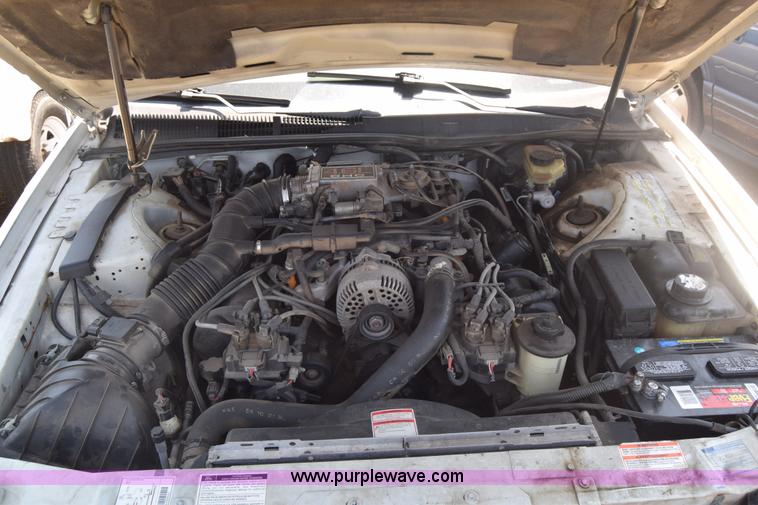 image for item J6532 1997 Ford Thunderbird LX