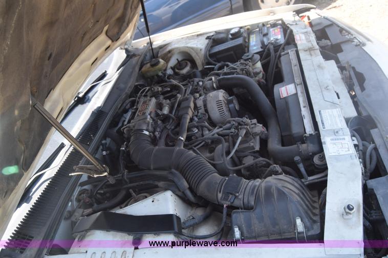 image for item J6532 1997 Ford Thunderbird LX