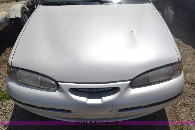image for item J6532 1997 Ford Thunderbird LX