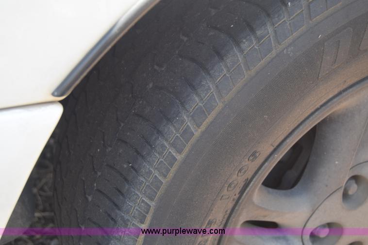 image for item J6532 1997 Ford Thunderbird LX