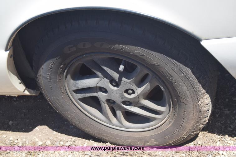 image for item J6532 1997 Ford Thunderbird LX